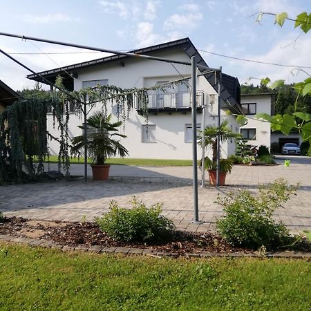 Gemuetliche Wohnung In Velden! Velden am Woerthersee Luaran gambar