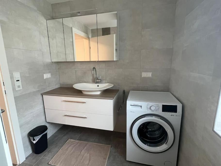 Gemuetliche Wohnung In Velden! Velden am Woerthersee Luaran gambar